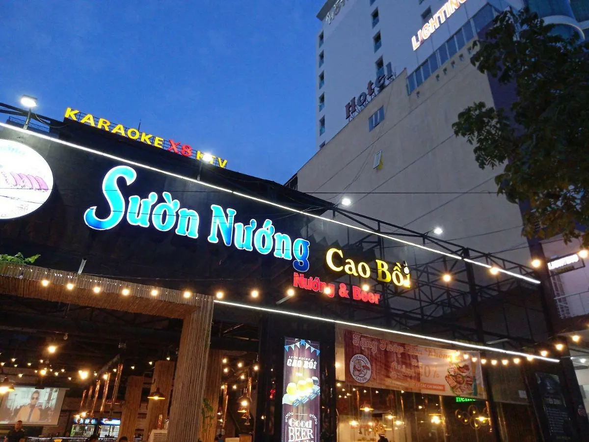 Lighting Hotel 다낭 2*,  베트남